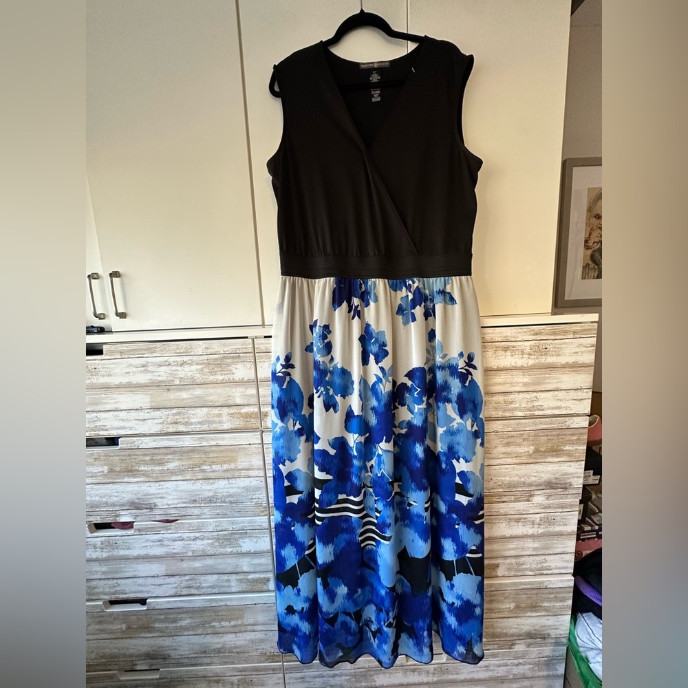 💙🖤 Signature Collection Black & Blue Floral Maxi Dress Plus Size 1X
